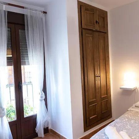 Casa Con Parking A 500m Del Tajo De Lägenhet
