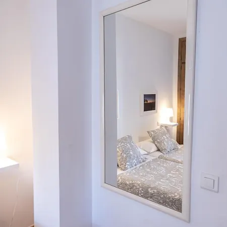 Casa Con Parking A 500m Del Tajo De Lägenhet